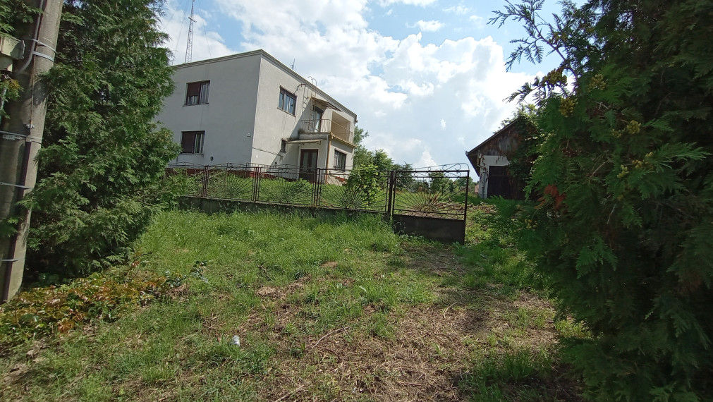 PREDANE - 5 izbový rodinný dom, tichá lokalita v obci Keť, Levice