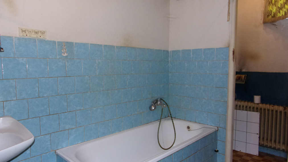 ZNÍŹENÁ CENA rodinný dom 120 m2, pozemok 2091 m2, Semerovo, Nové Zámky