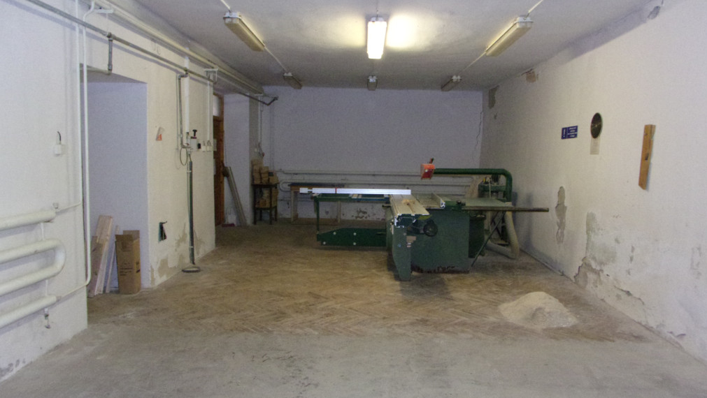 Investičná ponuka - prevádzková budova 400 m2, Plavé Vozokany, Levice