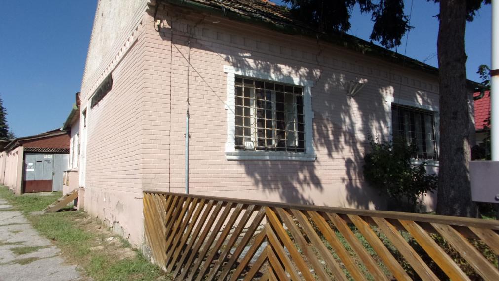Investičná ponuka - prevádzková budova 400 m2, Plavé Vozokany, Levice