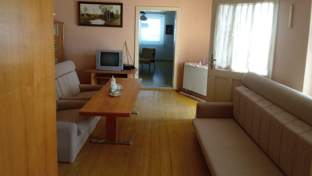 Znížená cena!! na predaj vidiecky dom, pôvodný stav, pozemok  2119 m2, Kolta, Nové Zámky