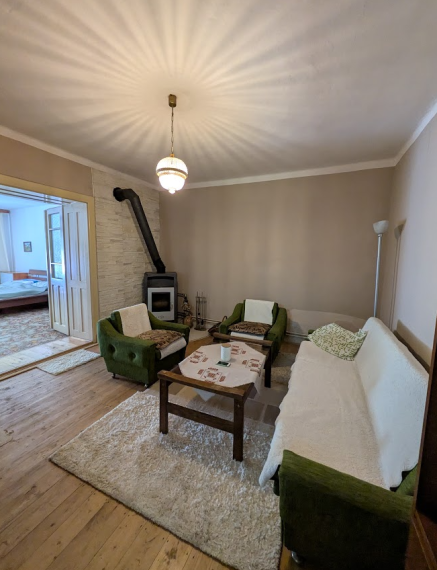 REZERVOVANÉ predaj útulná chalupa 190 m2, na pozemku 1265 m2, Veľké Ludince,  Levice