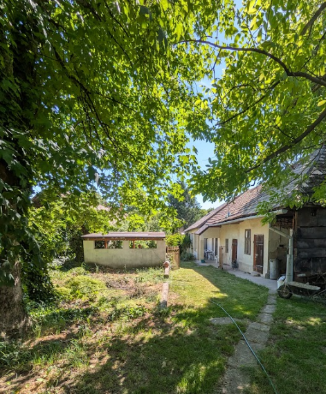 REZERVOVANÉ predaj útulná chalupa 190 m2, na pozemku 1265 m2, Veľké Ludince,  Levice
