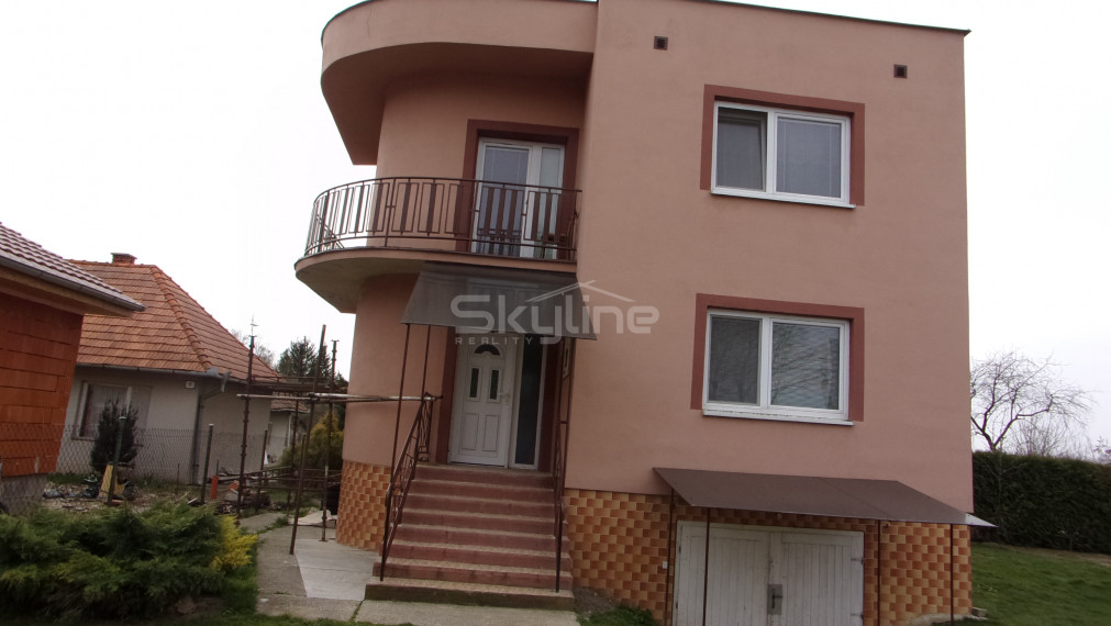 Exkluzívne na predaj rodinný dom na pozemku 813 m2 v obci Tajná, okres Nitra