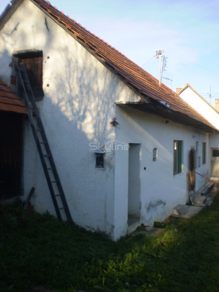 Na predaj rodinný dom, pôvodný stav pozemok 533 m2, obec Skýcov Zlaté Moravce