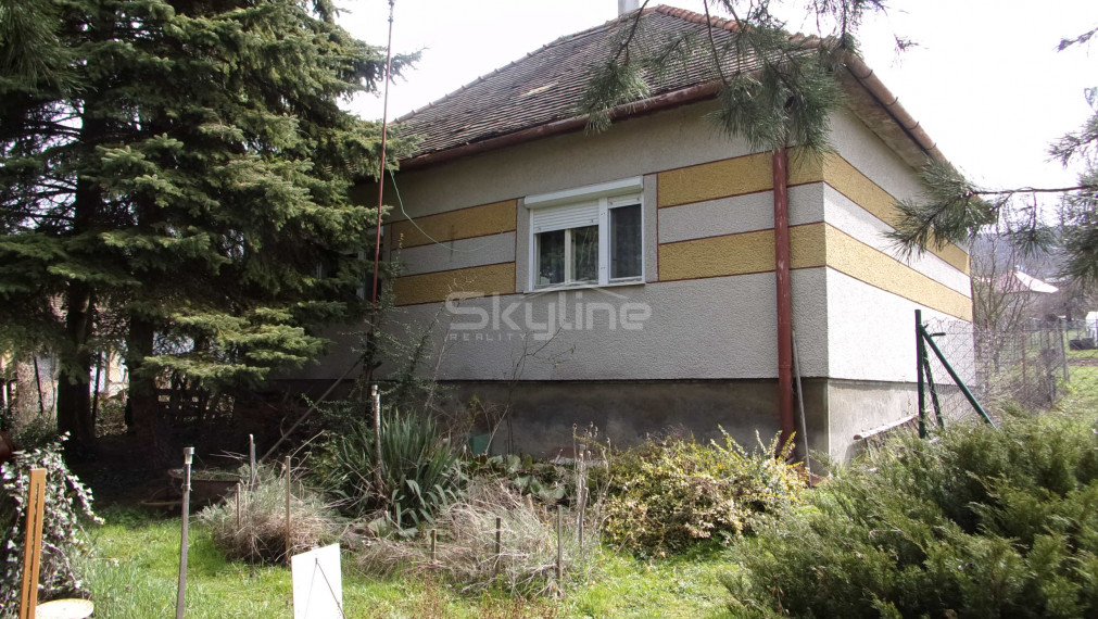 Na predaj rodinný dom, čiastočná rekonštrukcia, pozemok 1063 m2, Obyce, Zlaté Moravce
