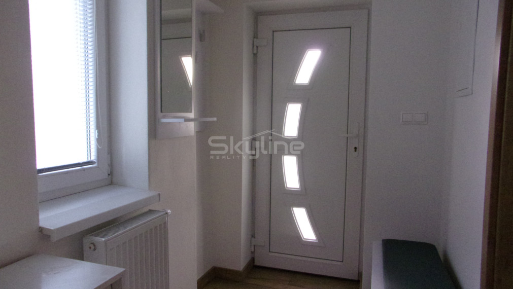 Prenajaté!!Prenájom 3 izbového rodinného domu, Tesárske Mlyňany