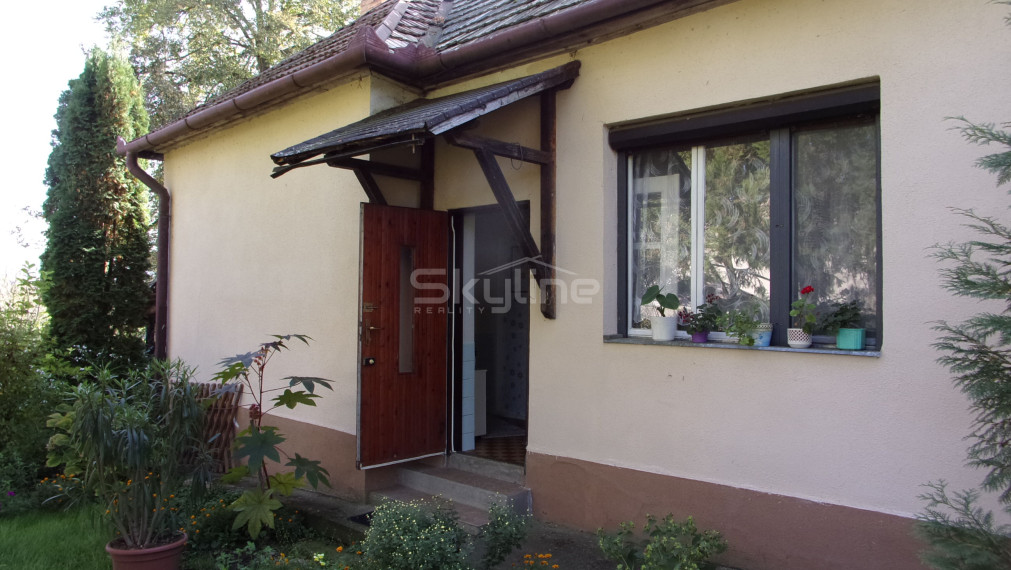 Na predaj útulný vidiecky dom 168 m2, pozemok 2457 m2, Pastovce, Levice