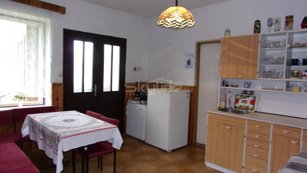 REZERVOVANÉ!! priestranný dvojpodlažný rodinný dom, tichá lokalita, Dedinka okres Nové Zámky