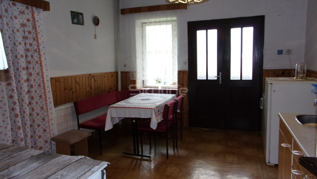 REZERVOVANÉ!! priestranný dvojpodlažný rodinný dom, tichá lokalita, Dedinka okres Nové Zámky