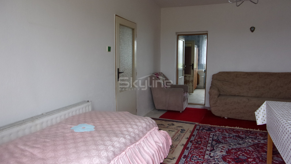 REZERVOVANÉ!! priestranný dvojpodlažný rodinný dom, tichá lokalita, Dedinka okres Nové Zámky