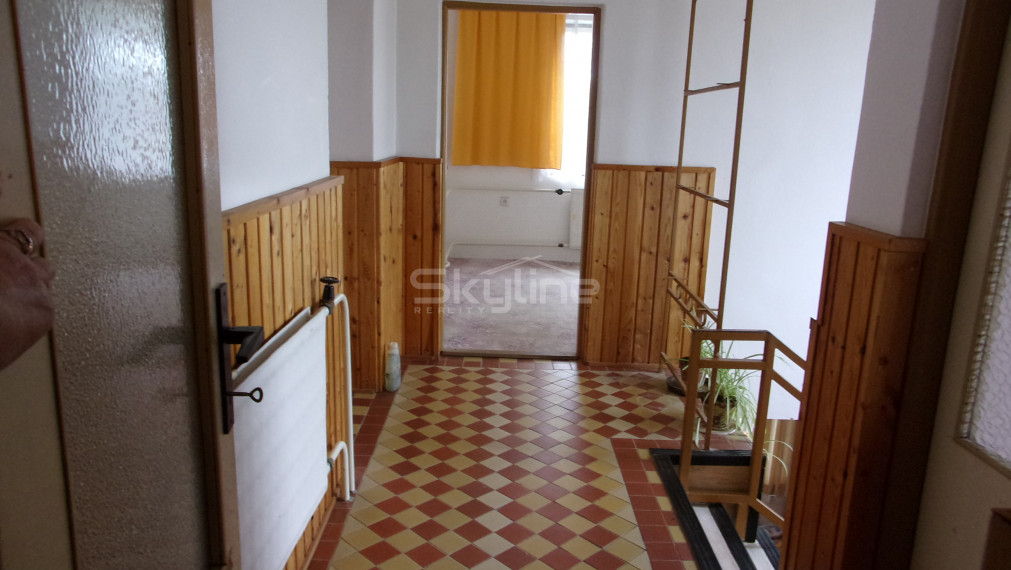 REZERVOVANÉ!! priestranný dvojpodlažný rodinný dom, tichá lokalita, Dedinka okres Nové Zámky