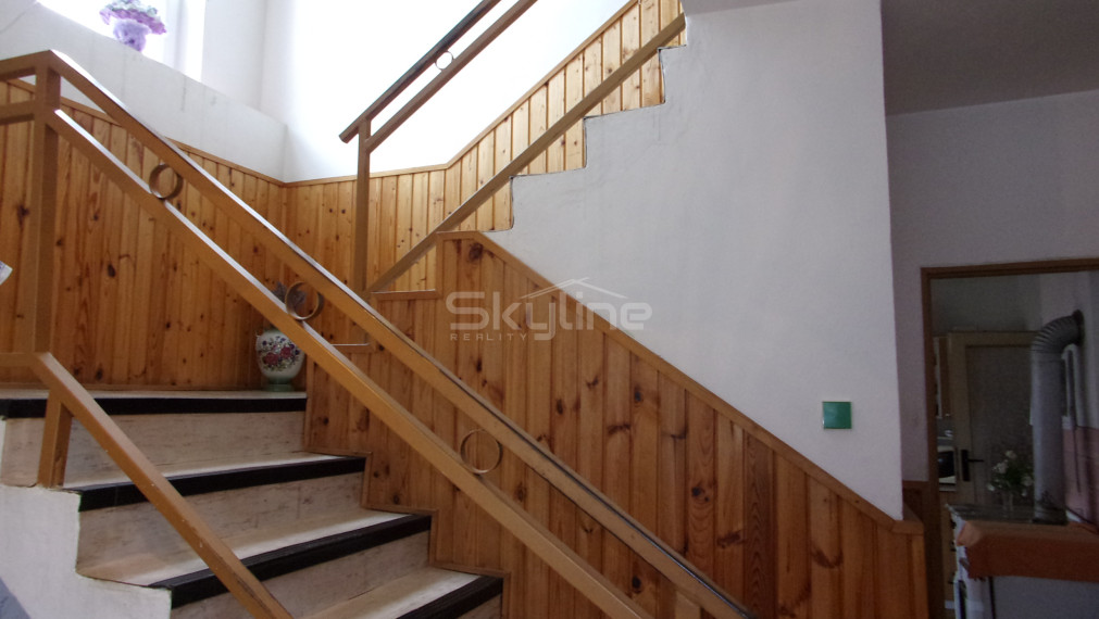 REZERVOVANÉ!! priestranný dvojpodlažný rodinný dom, tichá lokalita, Dedinka okres Nové Zámky