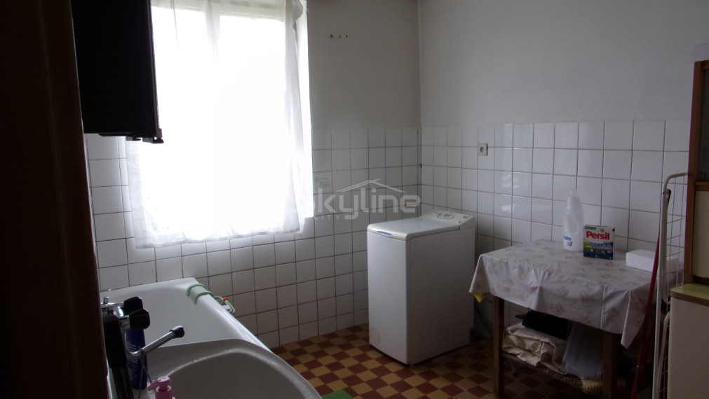 REZERVOVANÉ!! priestranný dvojpodlažný rodinný dom, tichá lokalita, Dedinka okres Nové Zámky