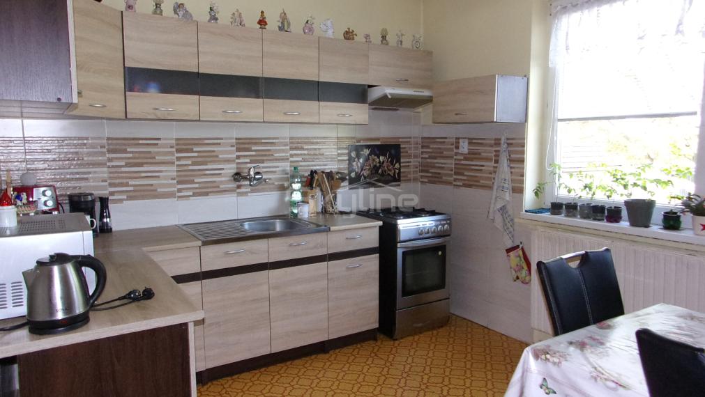 Výrazne znížená cena!! - dvojgeneračný rodinný dom, pozemok 1450 m2, rekonštrukcia, Pusté Sady