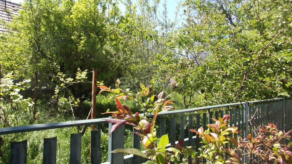 Na predaj rodinný dom 120 m2, pôvodný stav, pozemok 2091 m2, Semerovo, Nové Zámky