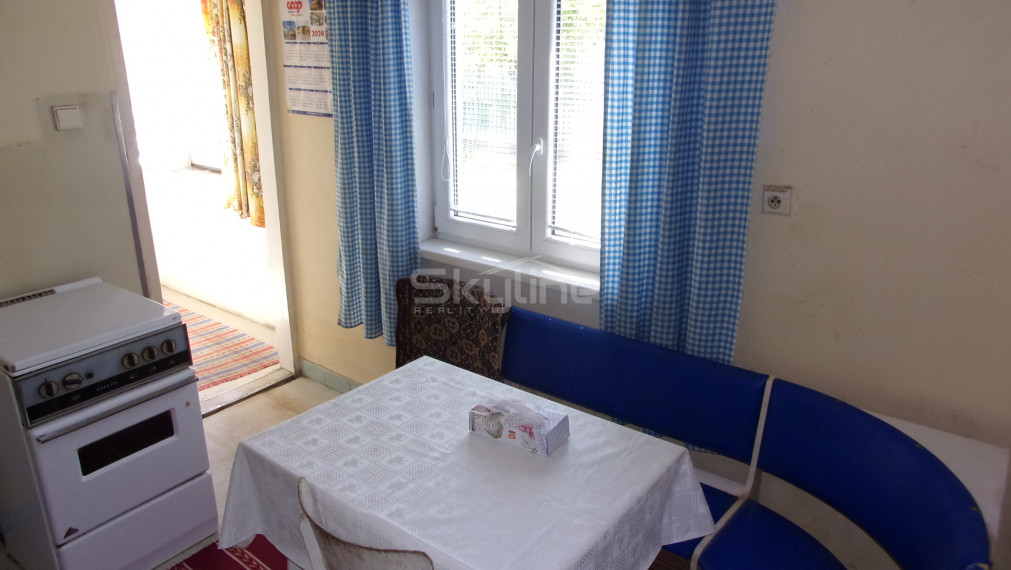 Na predaj rodinný dom 120 m2, pôvodný stav, pozemok 2091 m2, Semerovo, Nové Zámky