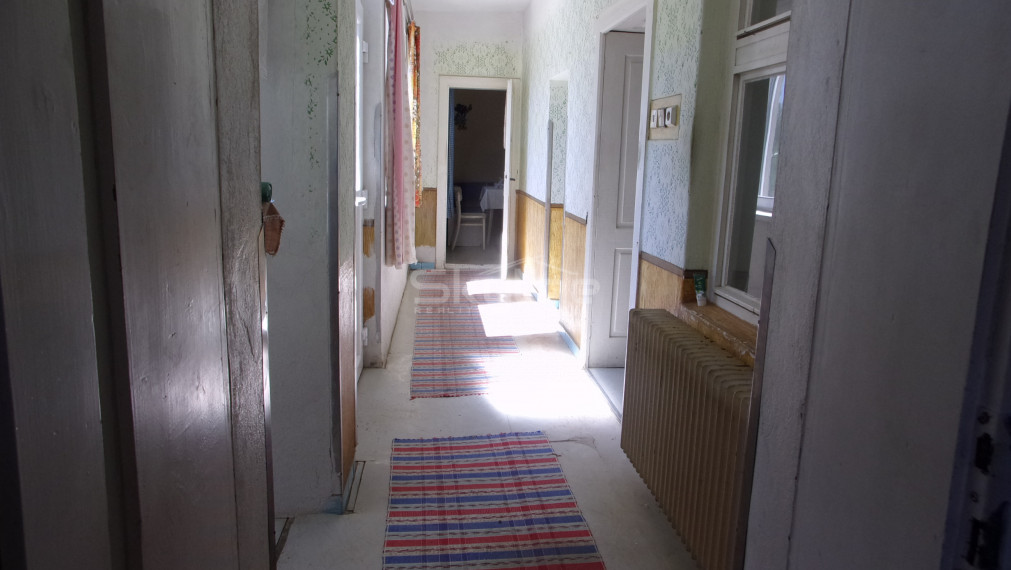 Na predaj rodinný dom 120 m2, pôvodný stav, pozemok 2091 m2, Semerovo, Nové Zámky