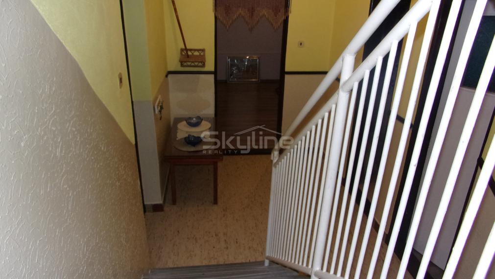 Výrazne znížená cena -predaj 4 izbový rodinný dom, 2 garáže, pozemok 1800 m2