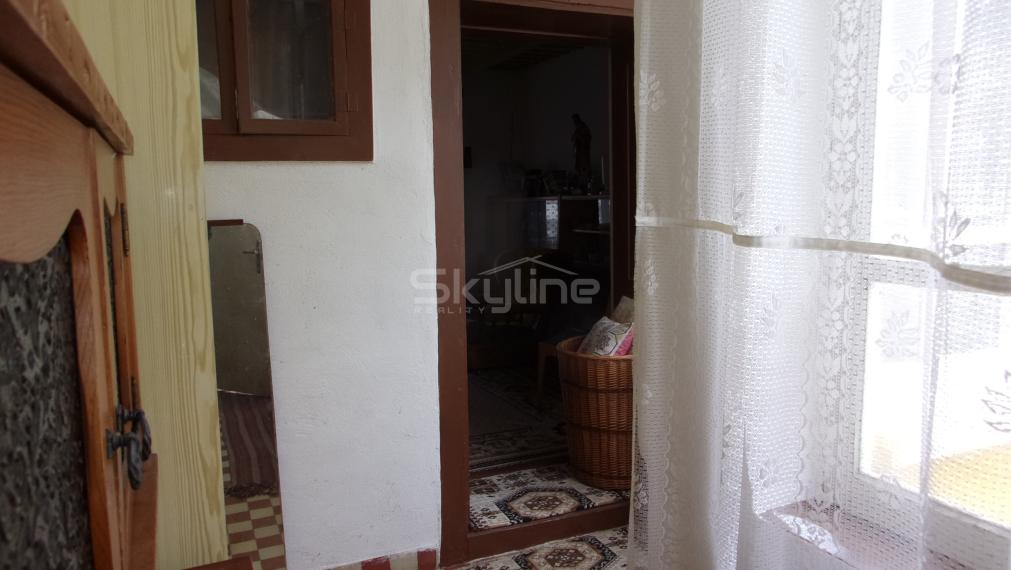 predaj zariadený vidiecky dom 90 m2, pozemok 1360 m2, pôvodný stav, Čaka, Levice