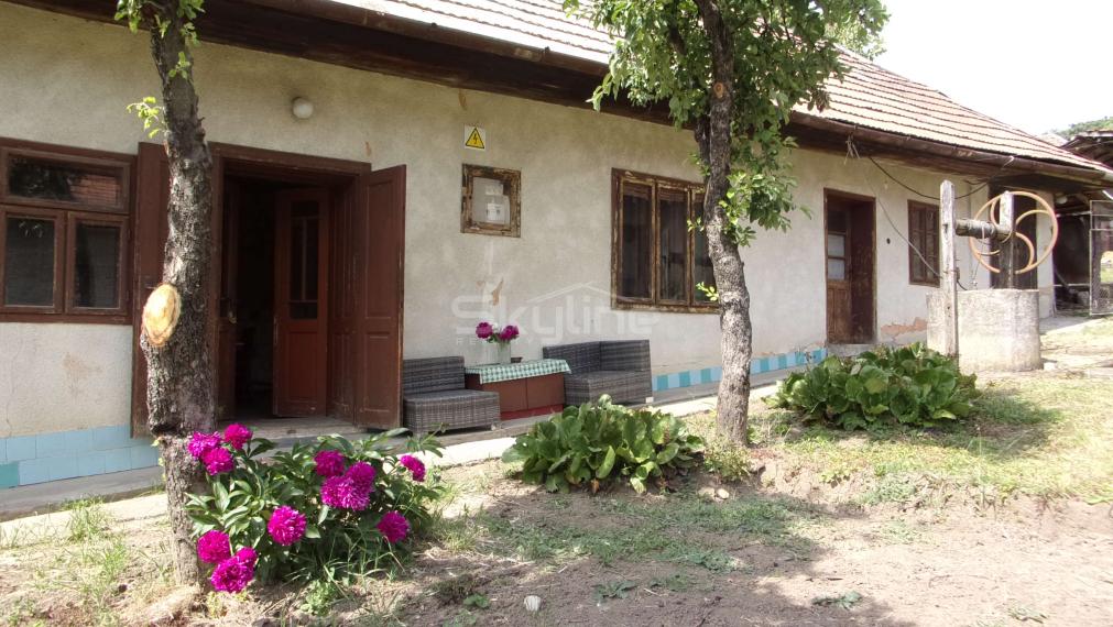 PREDANÉ!! Exkluzívne na predaj chalupa 100 m2, pôvodný stav, pozemok  715 m2  Čaka, Levice