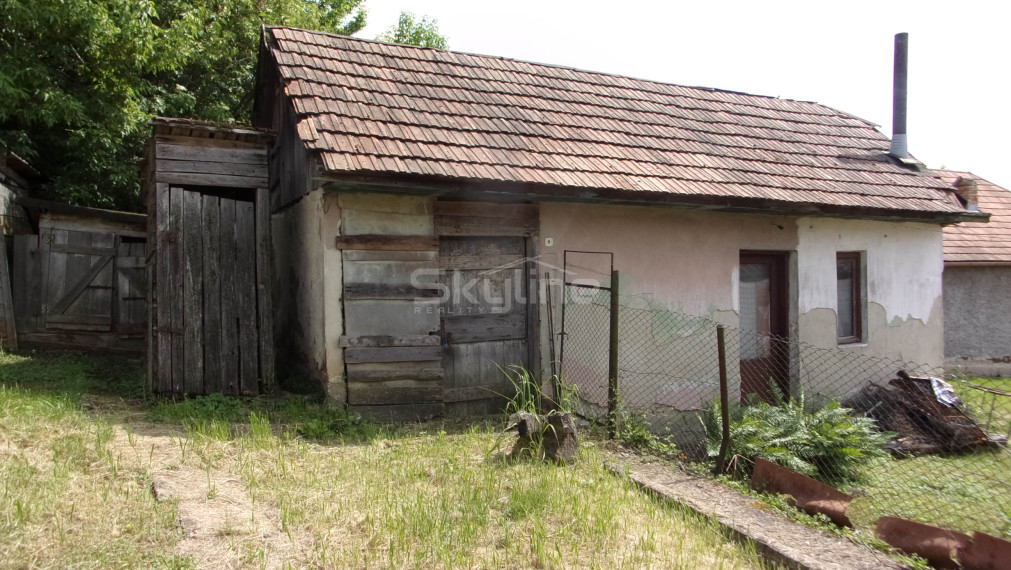 PREDANÉ!! Exkluzívne na predaj chalupa 100 m2, pôvodný stav, pozemok  715 m2  Čaka, Levice