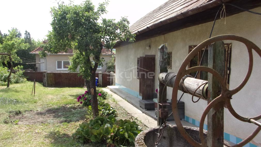 PREDANÉ!! Exkluzívne na predaj chalupa 100 m2, pôvodný stav, pozemok  715 m2  Čaka, Levice