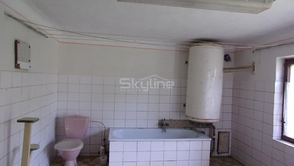 PREDANÉ!! Exkluzívne na predaj chalupa 100 m2, pôvodný stav, pozemok  715 m2  Čaka, Levice