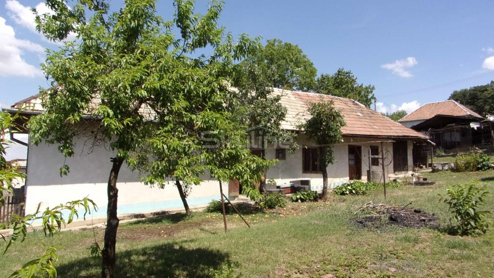 PREDANÉ!! Exkluzívne na predaj chalupa 100 m2, pôvodný stav, pozemok  715 m2  Čaka, Levice