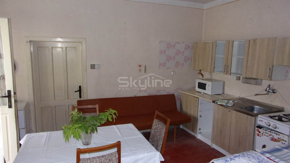 Znížená cena!! na predaj vidiecky dom, pôvodný stav, pozemok  2119 m2, Kolta, Nové Zámky