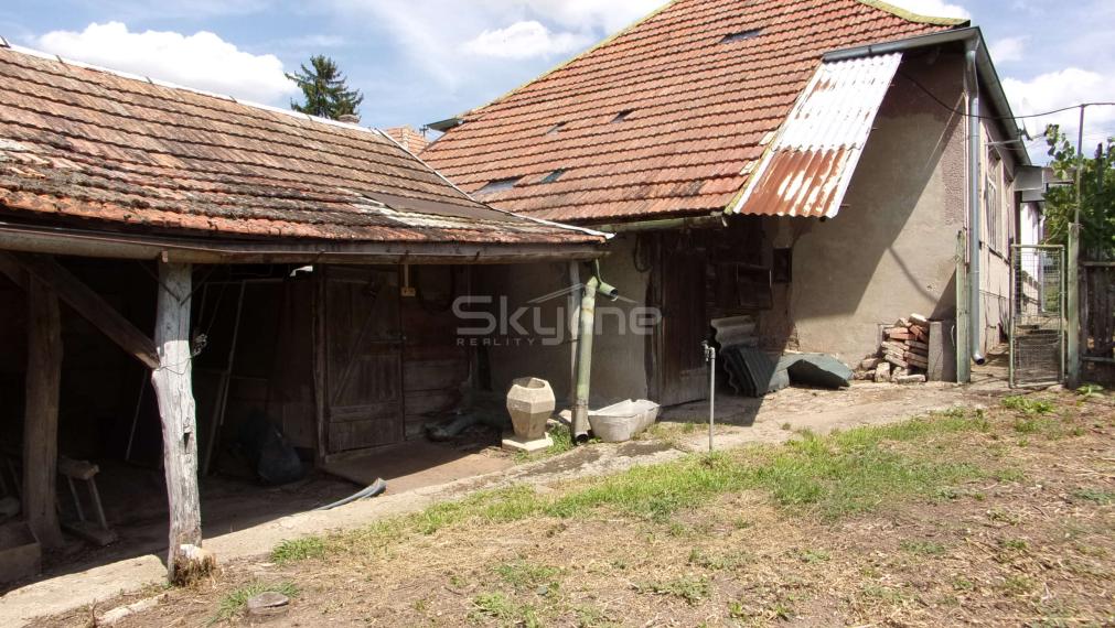 Znížená cena!! na predaj vidiecky dom, pôvodný stav, pozemok  2119 m2, Kolta, Nové Zámky