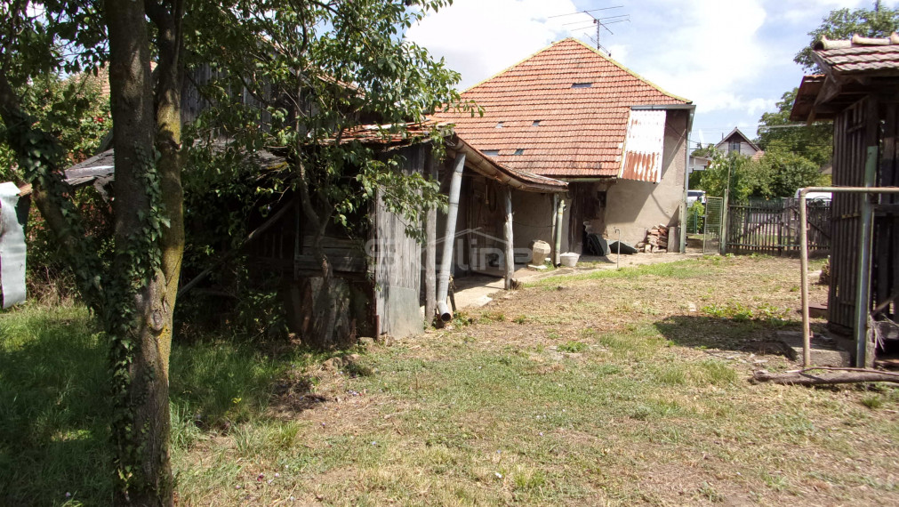 Znížená cena!! na predaj vidiecky dom, pôvodný stav, pozemok  2119 m2, Kolta, Nové Zámky