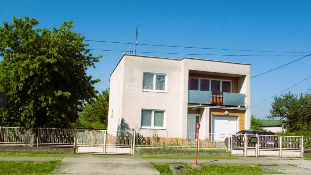 Výrazne znížená cena!! - dvojgeneračný rodinný dom, pozemok 1450 m2, rekonštrukcia, Pusté Sady