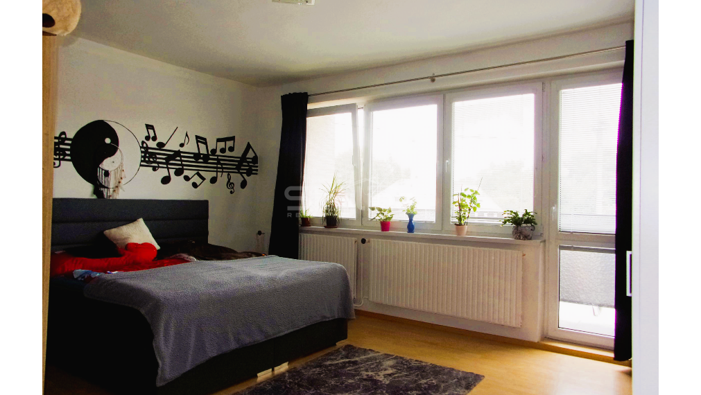 Výrazne znížená cena!! - dvojgeneračný rodinný dom, pozemok 1450 m2, rekonštrukcia, Pusté Sady