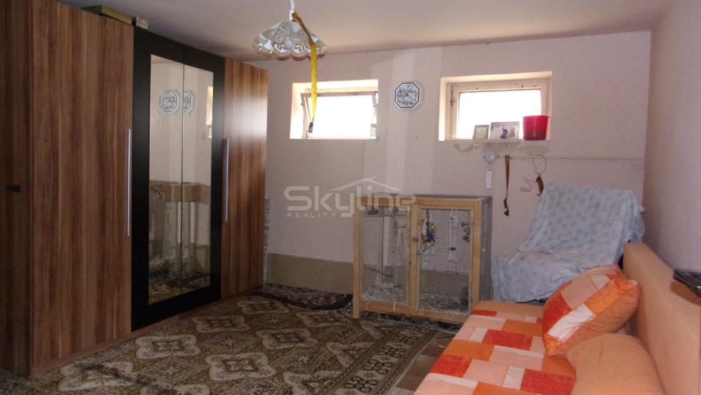 Výrazne znížená cena!! - dvojgeneračný rodinný dom, pozemok 1450 m2, rekonštrukcia, Pusté Sady