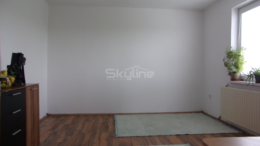 Výrazne znížená cena!! - dvojgeneračný rodinný dom, pozemok 1450 m2, rekonštrukcia, Pusté Sady