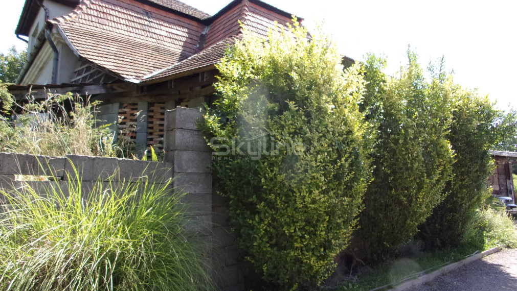 Exkluzívne na predaj rodinný dom, rekonštrukcia,  pozemok 2576 m2, Kolta, Nové Zámky