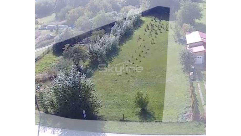 Na predaj stavebný pozemok 2426 m2, tichá lokalita, blízkosť termálneho kúpaliska Podhájska