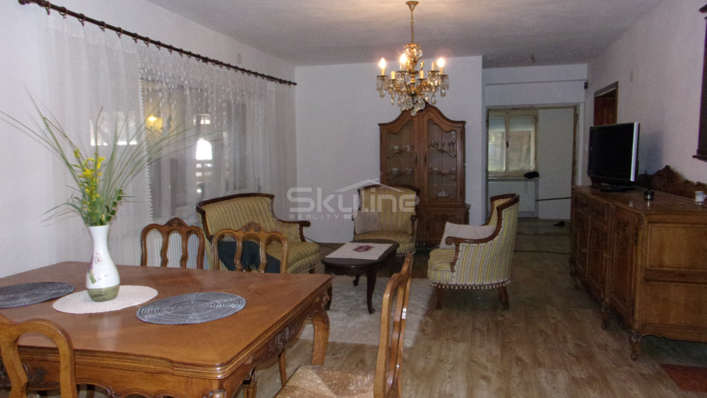 Exkluzívne na predaj rodinný dom, rekonštrukcia,  pozemok 2576 m2, Kolta, Nové Zámky