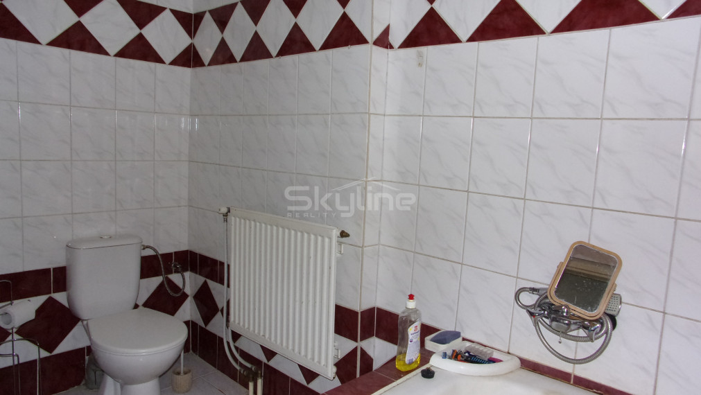 Exkluzívne na predaj rodinný dom, rekonštrukcia,  pozemok 2576 m2, Kolta, Nové Zámky