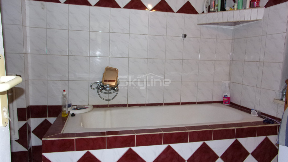 Exkluzívne na predaj rodinný dom, rekonštrukcia,  pozemok 2576 m2, Kolta, Nové Zámky