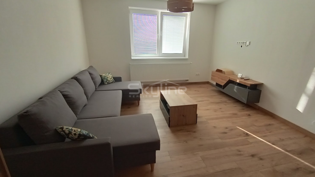 Prenajaté!!Prenájom 3 izbového rodinného domu, Tesárske Mlyňany