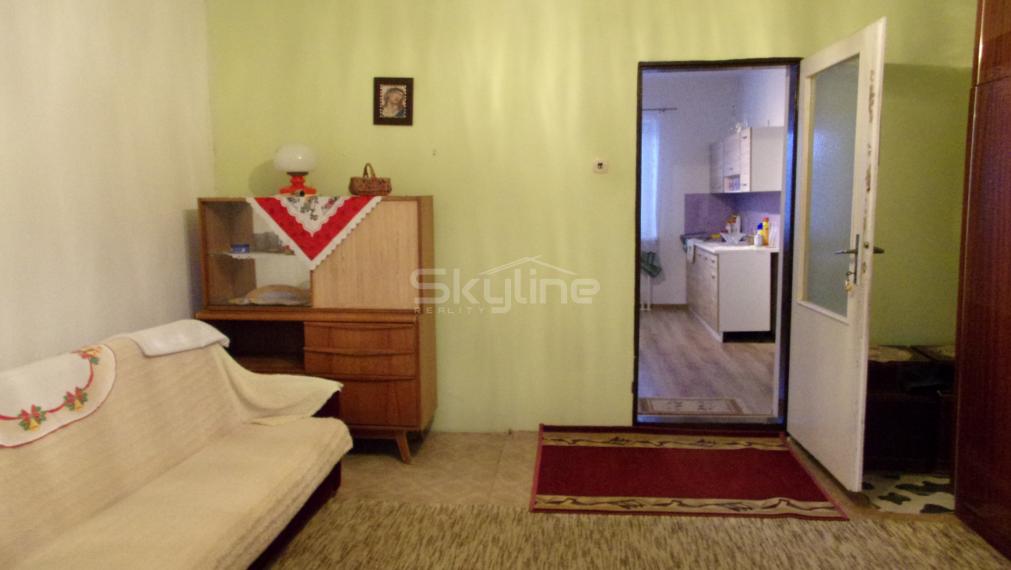 Výrazne znížená cena -predaj 4 izbový rodinný dom, 2 garáže, pozemok 1800 m2