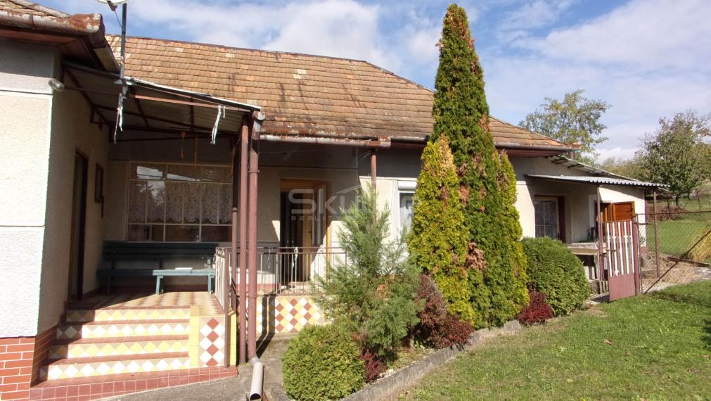 Na predaj rodinný dom, chalupa,  pozemok 1409 m2 v obci Dedinka, okres Nové Zámky
