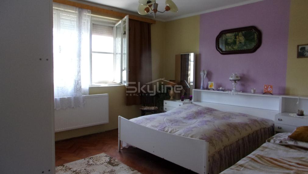 Na predaj rodinný dom, chalupa,  pozemok 1409 m2 v obci Dedinka, okres Nové Zámky