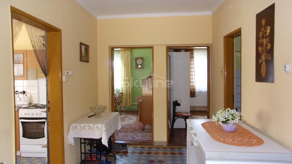 Na predaj rodinný dom, chalupa,  pozemok 1409 m2 v obci Dedinka, okres Nové Zámky