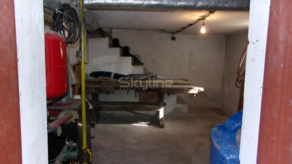 Na predaj rodinný dom, chalupa,  pozemok 1409 m2 v obci Dedinka, okres Nové Zámky