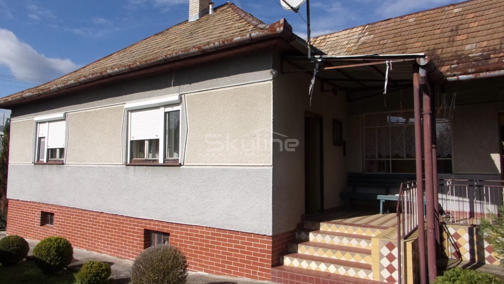 Na predaj rodinný dom, chalupa,  pozemok 1409 m2 v obci Dedinka, okres Nové Zámky