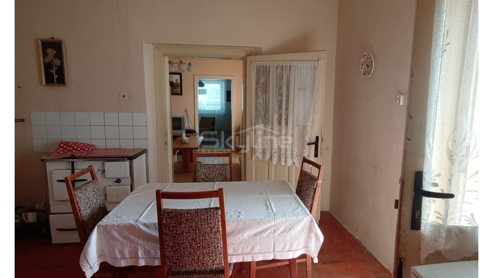 Znížená cena!! na predaj vidiecky dom, pôvodný stav, pozemok  2119 m2, Kolta, Nové Zámky