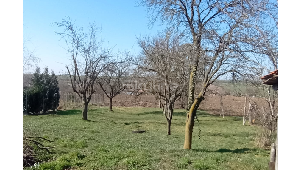 Znížená cena!! na predaj vidiecky dom, pôvodný stav, pozemok  2119 m2, Kolta, Nové Zámky